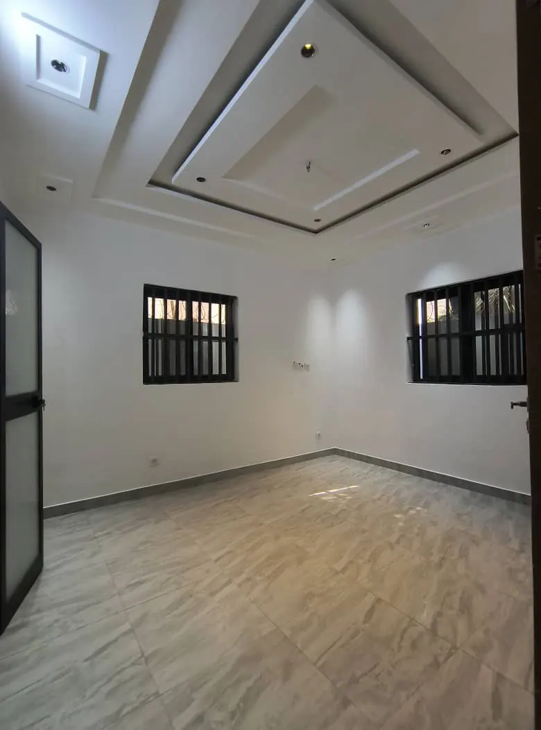 Villa 5 chambres en location à Nyékonakpoè, non loin du lycée français – 800 000 FCFA/mois
