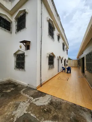 Villa duplex 6 chambres à vendre à Novissi – 400 millions FCFA