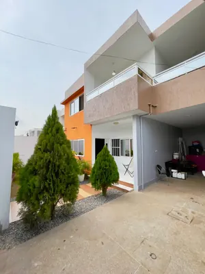 Villa duplex meublée 4 chambres en vente en bordure de goudron à Agoè Legbassito, Cité Atiomé – 110 millions FCFA — photo 2