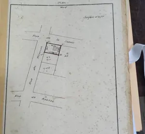 Terrain 1 lot en vente en angle derrière la clôture BTCI à Dékon – 250 millions FCFA