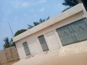 Villa 4 chambres avec boutique en vente à Zanguera Kpemé – 35 millions FCFA — photo 2