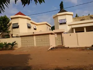Villa R+1 4 pièces en angle de rue à vendre à Hedzranawoé, Lomé – 90 millions FCFA — photo 4