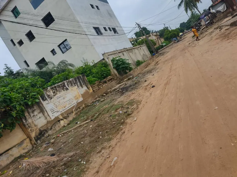 Terrain 1 lot en vente à Atikoumé – 70 millions FCFA