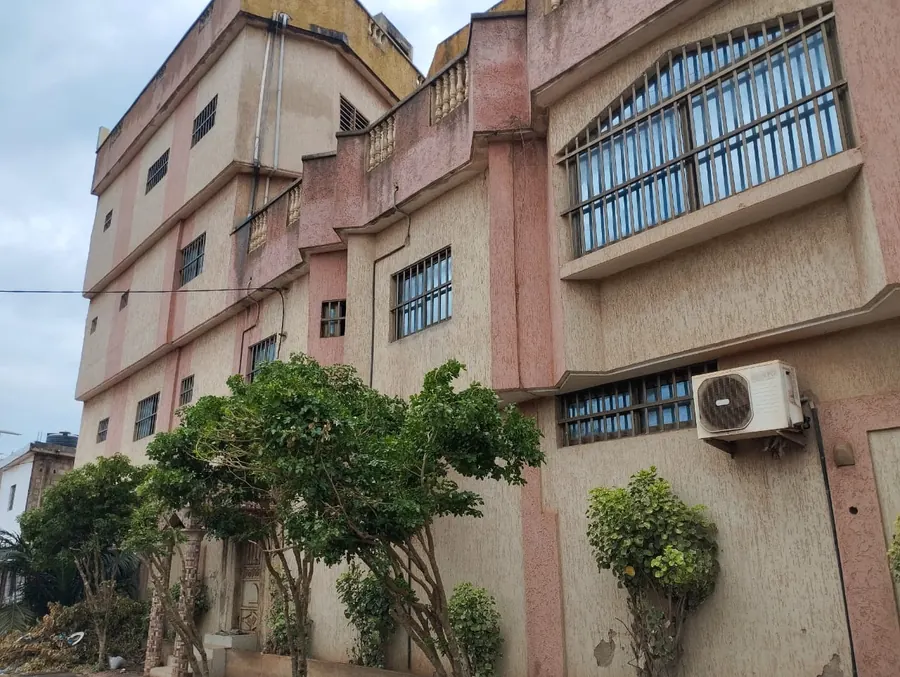 Hôtel 24 chambres en vente à Agoè Fiovi – 300 000 000 FCFA