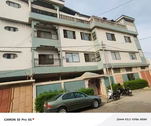 Immeuble commercial R+2 de 18 chambres à vendre à Amoutiévé – 350 millions FCFA — photo 2
