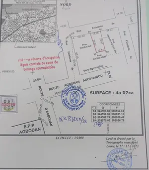 Terrain demi-lot clôturé à vendre sur la route d'Aného à Avoudjigbe – 16 millions FCFA