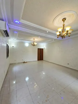 Vente d'une villa duplex à Agoè Légbassito Ahonkpoé, sur demi-lot, R+2, titre foncier personnel – 150 millions FCFA à débattre — photo 17