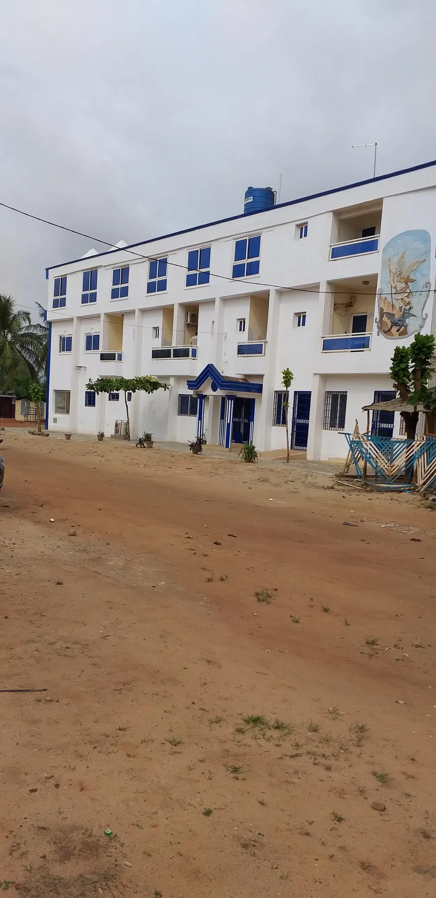 Immeuble hôtel 2 étages en vente à Agoè Assiyéyé – 200 millions FCFA