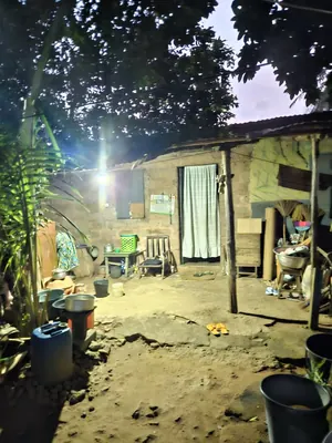 Vente d'une maison à Agoè près du carrefour Commando, 6 pièces, 255 m², proche du goudron – 17 500 000 FCFA — photo 8