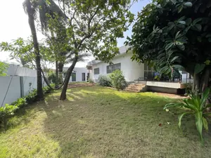Maison 8 pièces à vendre à La Caisse, Lomé – 600 millions FCFA