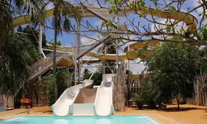 Vente d'un hôtel à Agbodrafo, 3 002 m², avec piscine – 360 millions FCFA — photo 9