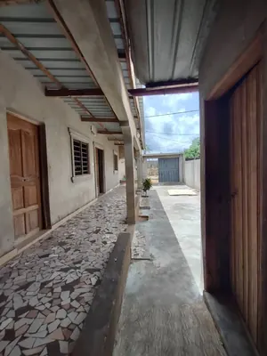 Vente d'une maison à Apessito, 2 pièces, quart de lot, plan OTR – 12 millions FCFA à revoir — photo 3