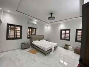 Location d'une villa à Entrepris de Union, 7 chambres, semi-meublée – à partir de 1 200 000 FCFA — photo 5