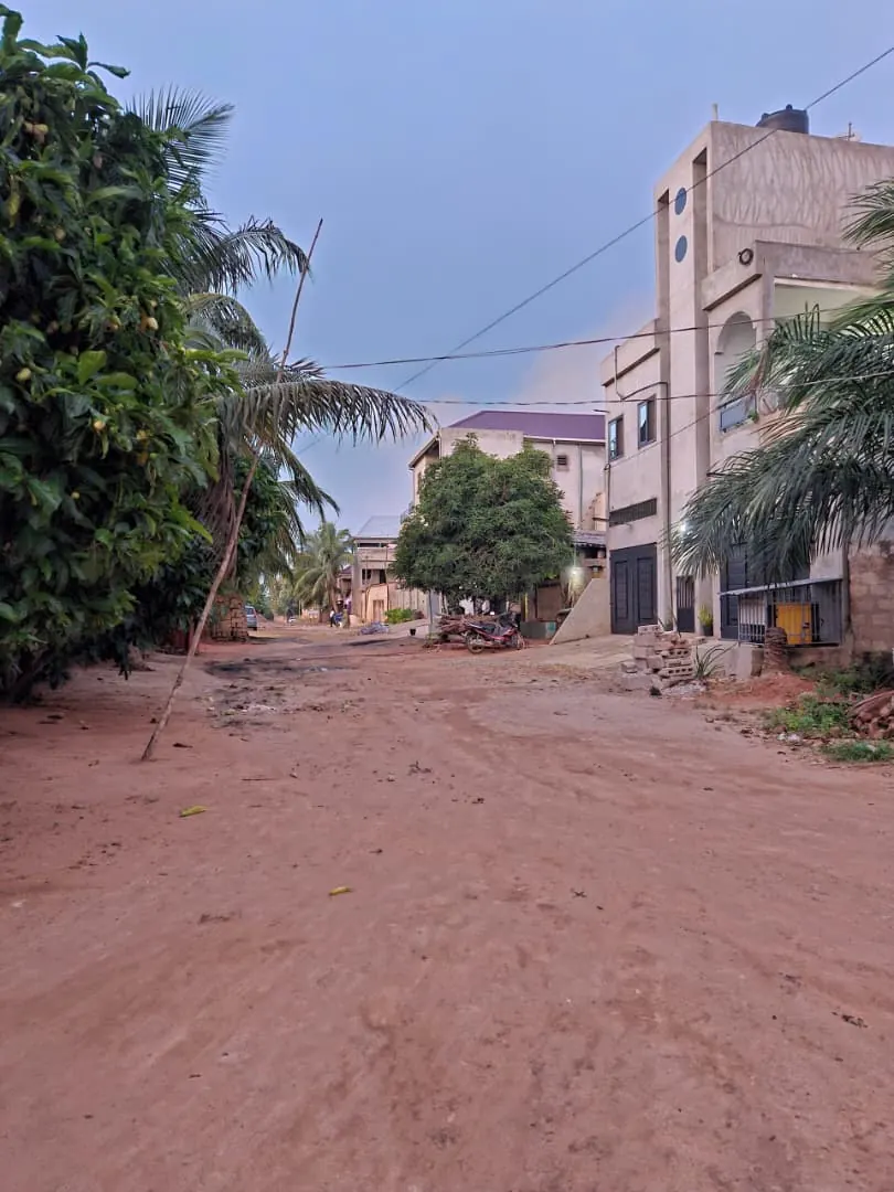 Terrain 754 m² en vente en bordure de voie à Sogbossito près du carrefour Kpogli – 30 millions FCFA