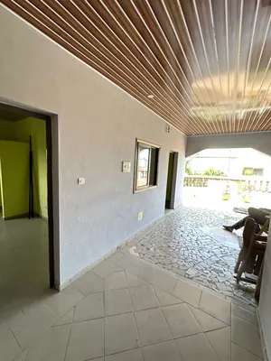 Maison 8 chambres 338 m² en vente à Agoè Fidokpui – 28 000 000 FCFA — photo 5