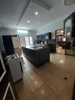 Villa meublée 4 pièces avec piscine et jardin à louer à Kpogan – 700 000 FCFA/mois — photo 7