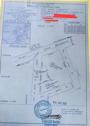 Maison 2 pièces à vendre sur 499 m² à Hahotoé, à 30 m du goudron – 13 millions FCFA