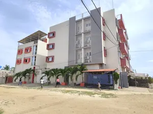 Immeuble R+4 de 25 pièces à vendre à Baguida – 850 millions FCFA — photo 2