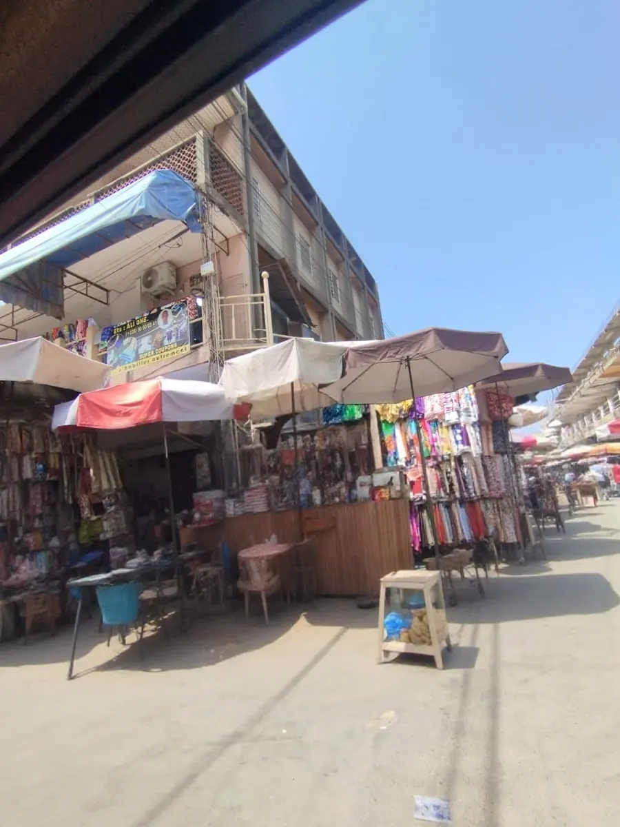 Immeuble commercial en vente en angle de rues au cœur du Grand Marché de Lomé – 650 millions FCFA