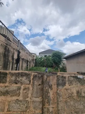 Vente d'un terrain à Adidogomé Amadahomé, demi-lot clôturé avec boutique, après les rails – 25 millions FCFA — photo 3