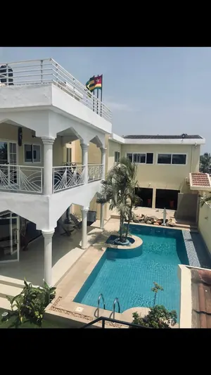 Appartement meublé 17 chambres 600 m² en vente à Baguida Devego avec piscine – 500 millions FCFA — photo 1