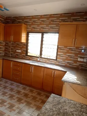 Vente d'une villa à Hountigomé, R+2, 10 chambres, 447 m², angle de rue – 250 millions FCFA — photo 13