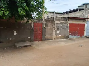 Villa demi-lot 300 m² à vendre à Adétikopé Adewi, à 600 m du goudron – 10 millions FCFA — photo 4
