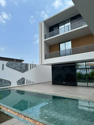 Vente d'une villa à Tokoin Wuiti, 5 chambres, R+2, avec piscine et jardin – 820 millions FCFA à débattre — photo 15