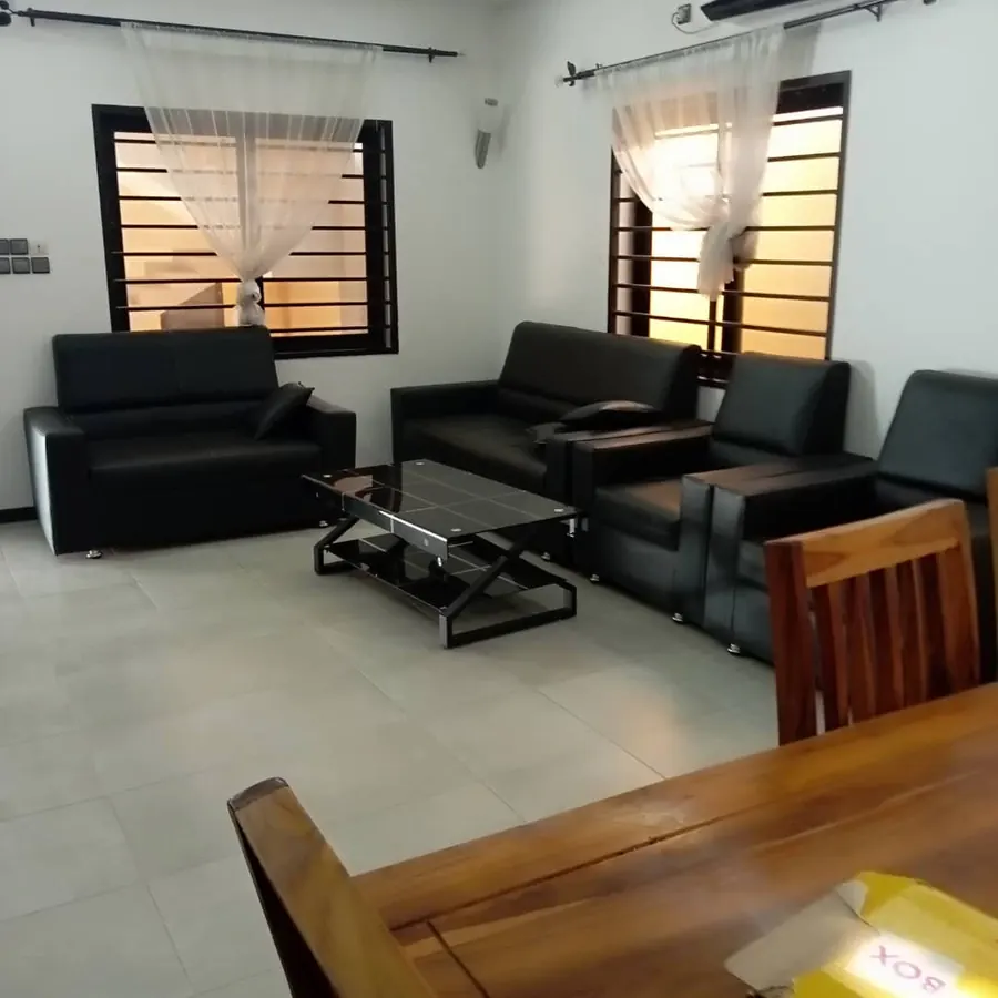 Villa meublée 4 pièces à louer à Adidogomé Franciscain – 500 000 FCFA/mois