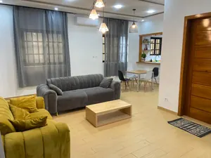 Villa meublée 3 chambres à louer à Kpogan – 500 000 FCFA/mois