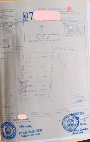 Immeuble commercial R+3 en vente à Agoè Cacaveli, angle de rue – 150 millions FCFA