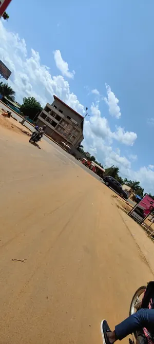 Vente d'un terrain à Sanguera Fozui UCAO, 1 lot de 600 m², face grande voie de 16 m, clôturé – 35 millions FCFA à débattre — photo 2