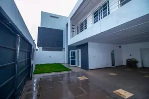 Villa duplex 5 chambres avec piscine à louer à Agbalépédo – 1 200 000 FCFA/mois
