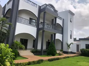 Villa 12 pièces à vendre à Bè-Klikamé – 350 millions FCFA