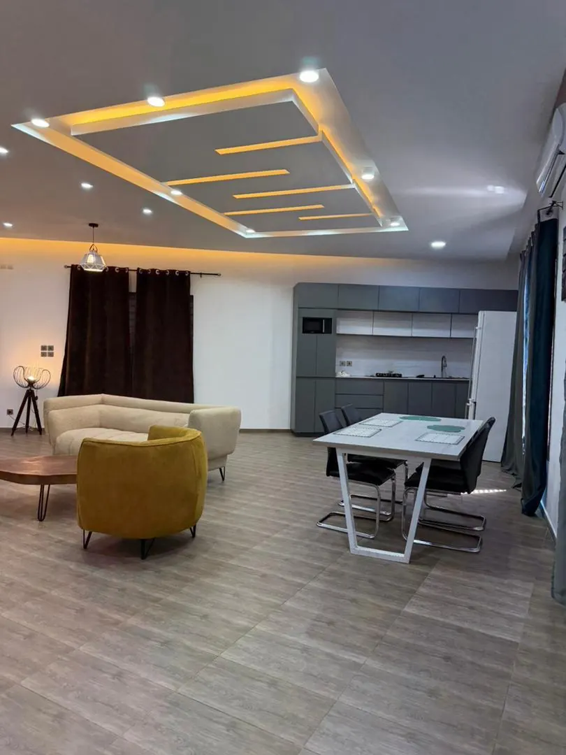 Appartement meublé 2 chambres en location à Djidjolé – 600 000 FCFA/mois
