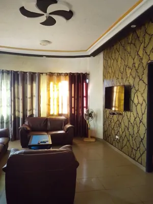 Immeuble commercial R+3 en vente à Agoè Cacaveli, angle de rue – 150 millions FCFA — photo 2