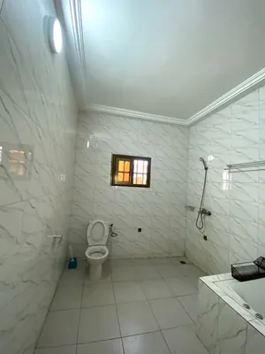 Location d'une villa duplex à N'Kafou, 5 chambres, avec jardin, climatisée – 650 000 FCFA/mois — photo 8
