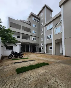 Villa R+4 de 34 pièces à vendre à Kodjoviakopé – 700 m² – Titre foncier – 1,5 milliard FCFA — photo 2