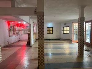 Immeuble R+1 de 336 m² en vente en bordure de goudron à Dékon – 400 millions FCFA — photo 4