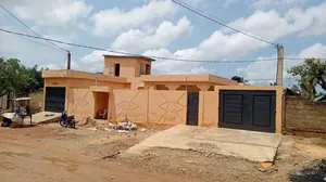 Villa 3 chambres de 600 m² à vendre à Kégué (station Total) – 50 millions FCFA — photo 2