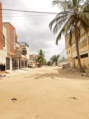 Vente d'un terrain à Agoè Logopé, demi-lot de 300 m², bord de la grande voie de 20 m, près du carrefour Épervier – 22 millions FCFA — photo 3