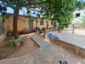 Maison 2 chambres sur 3/4 de lot en vente à Agoè – 40 millions FCFA à débattre — photo 3