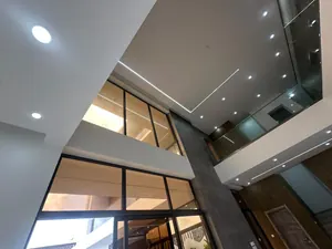Vente d'une villa à Tokoin Wuiti, 5 chambres, R+2, avec piscine et jardin – 820 millions FCFA à débattre — photo 13