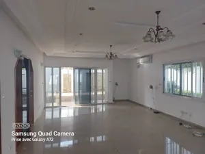 Villas jumelles duplex en vente sur 750 m² à la Cité OUA, non loin de l'Ambassade du Nigeria – 800 millions FCFA — photo 5