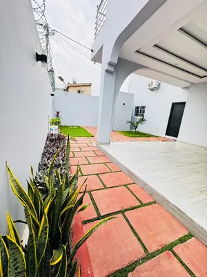 Villa duplex à louer à Agoe Réserve – 1 million FCFA/mois — photo 9