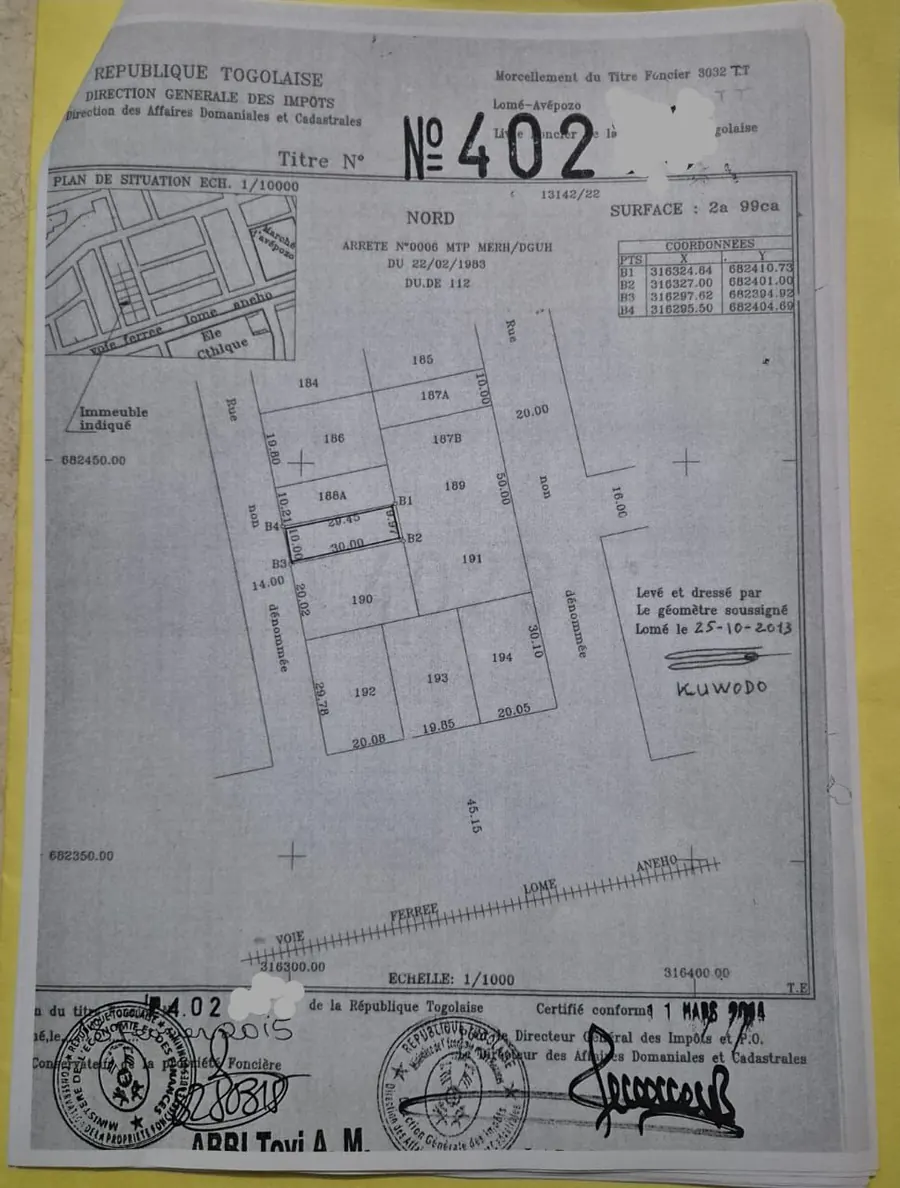 Vente d'un terrain à Avépozo, demi-lot, proche du goudron – 22 millions FCFA