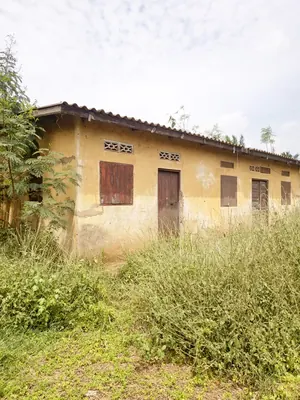 Maison 2 pièces à vendre sur 499 m² à Hahotoé, à 30 m du goudron – 13 millions FCFA — photo 3