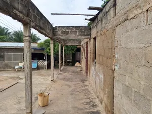 Villa demi-lot 300 m² à vendre à Adétikopé Adewi, à 600 m du goudron – 10 millions FCFA — photo 2