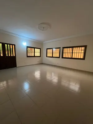 Villa duplex 6 chambres à louer à Djidjolé, proche du goudron – 550 000 FCFA/mois — photo 4