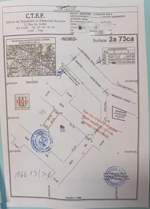 Terrain demi-lot rectangulaire en vente à Legbassito Derrière Les Sœurs – 14 millions FCFA